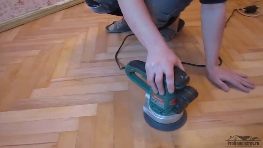 Циклевка пола ручной шлифмашинкой