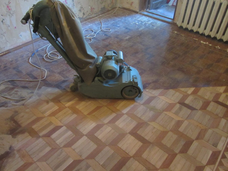 Циклевочная машина доски