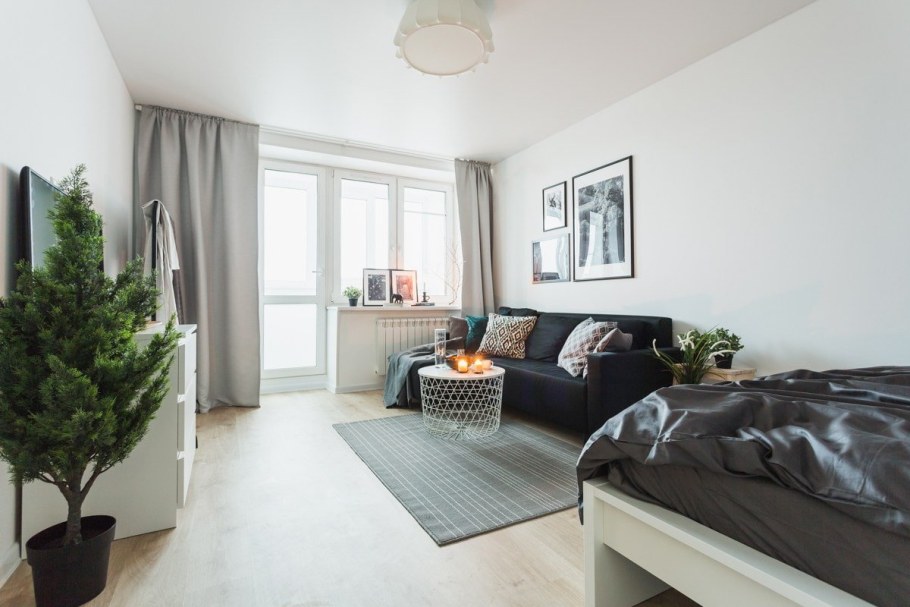 Гостиная с балконом в скандинавском стиле