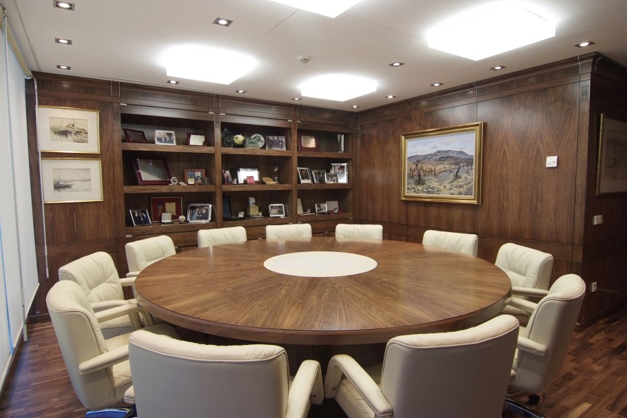 Стол для переговоров круглый