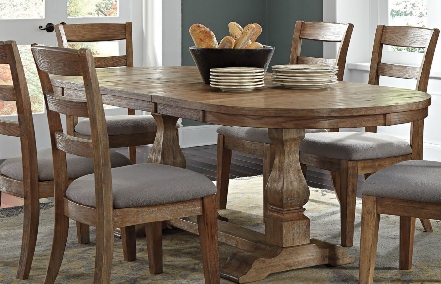 Стол для гостиной