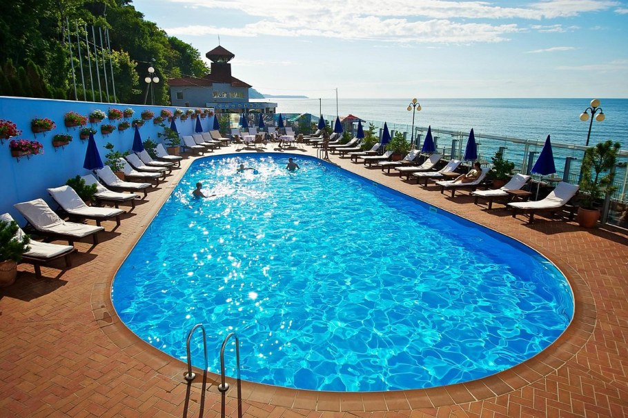 Бассейн в Строгино открытый бассейн