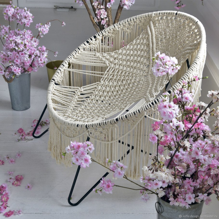 Макраме пуфик