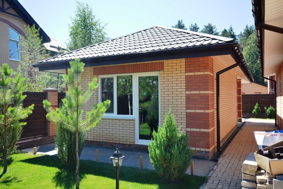 Дачный домик из кирпича