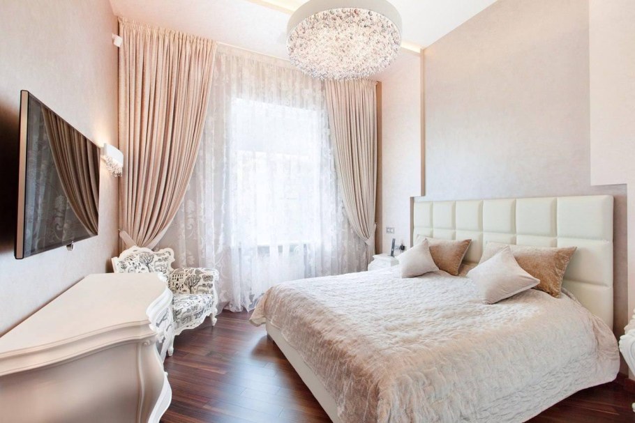 Спальня в бежево-сиреневых тонах