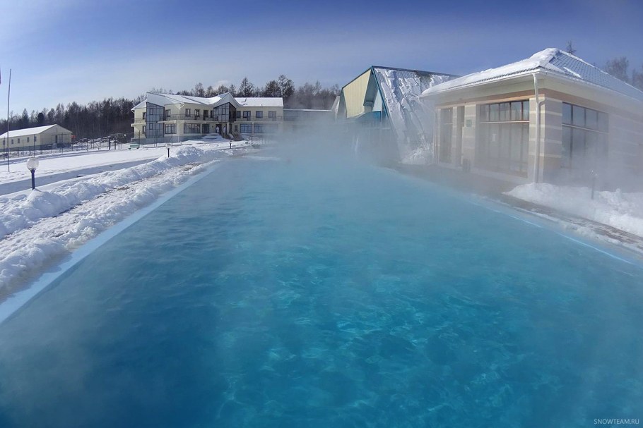 Бассейн зима