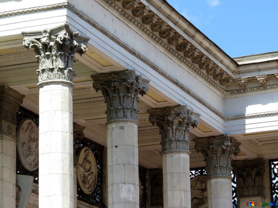 Коринфский ордер в архитектуре Санкт-Петербурга