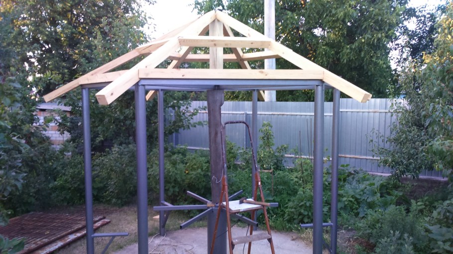 Крыша беседки из профильной трубы