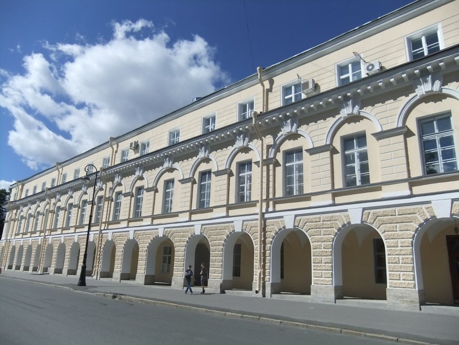 Гостиный двор Санкт-Петербург