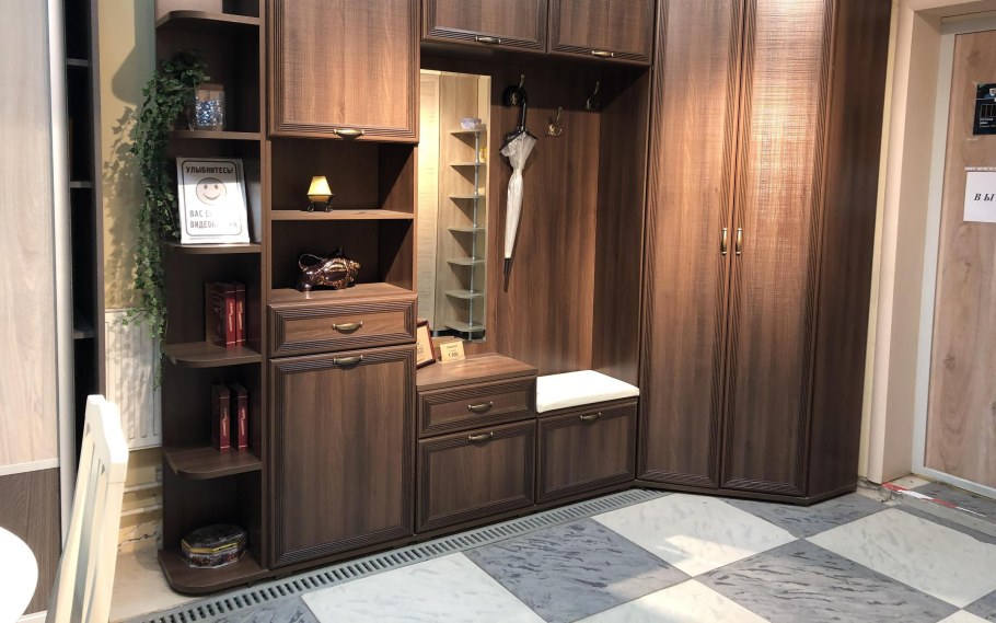 Тараканов Антон Владимирович лазурит