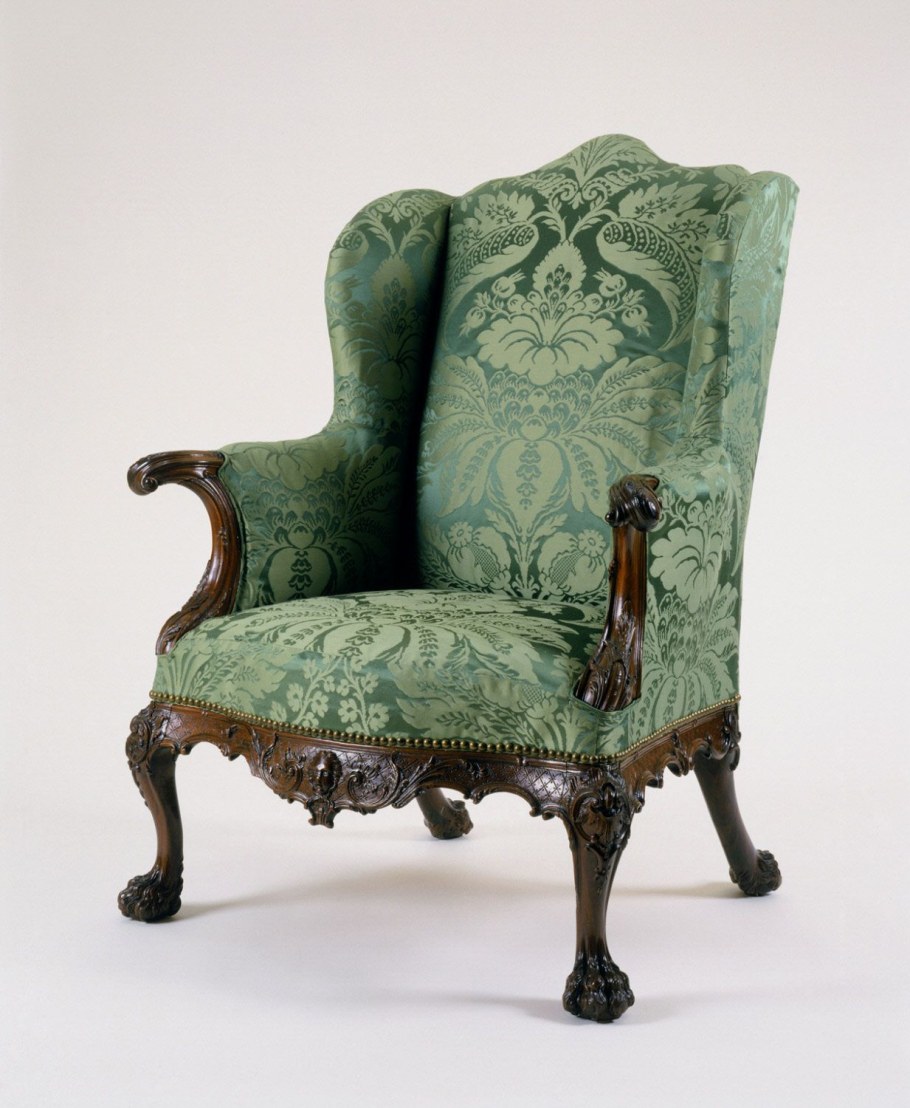 Антикварное кресло