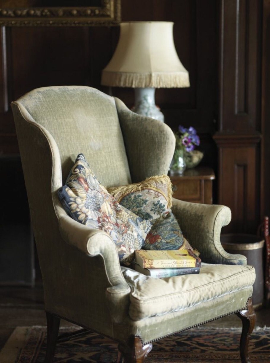 Кресло в интерьере