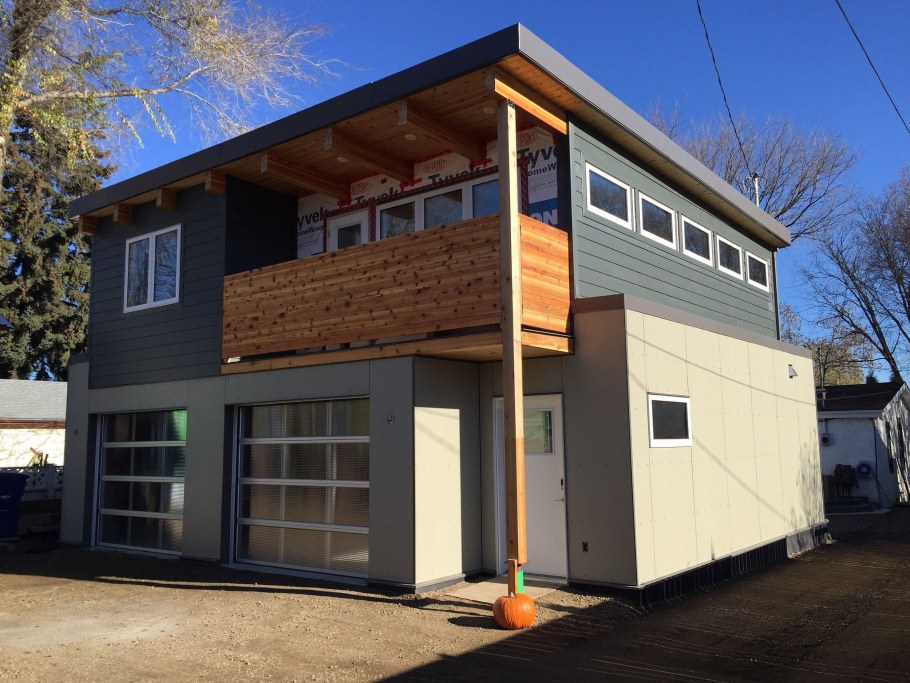 Двухэтажный жилой гараж