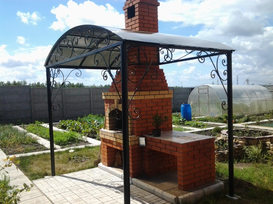 Деревянная уличная кухня