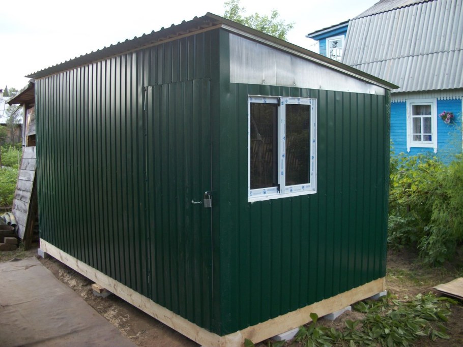Дачный хозблок из металлопрофиля