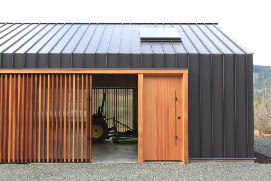 Сарай из профнастила