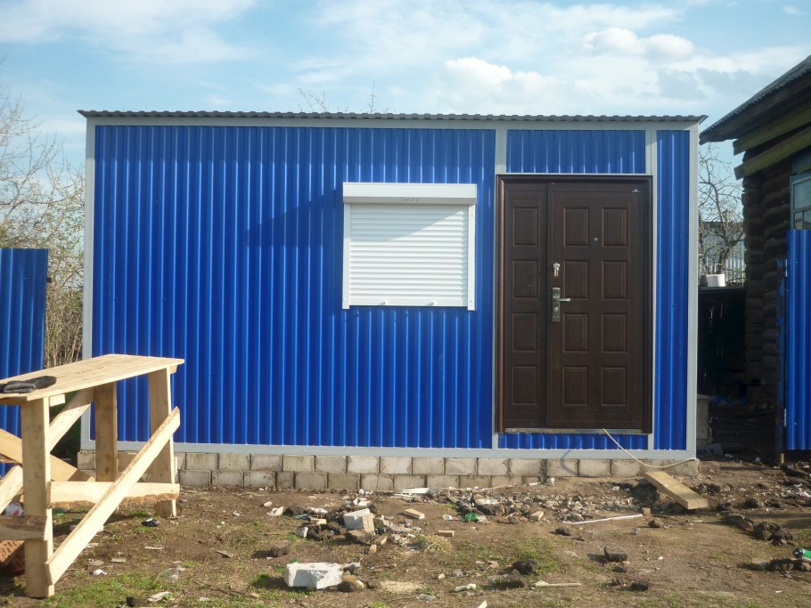 Хозблок обшитый профлистом