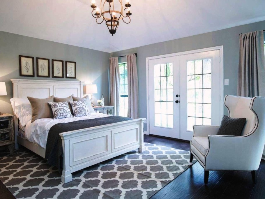 Мебель в спальню светлая