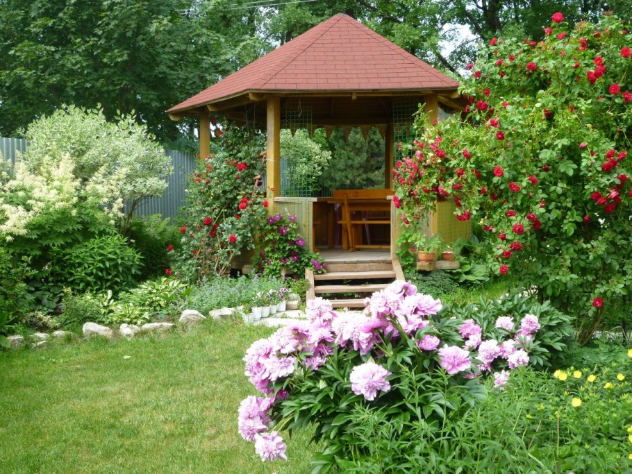 Миксбордер лилейник ирисы