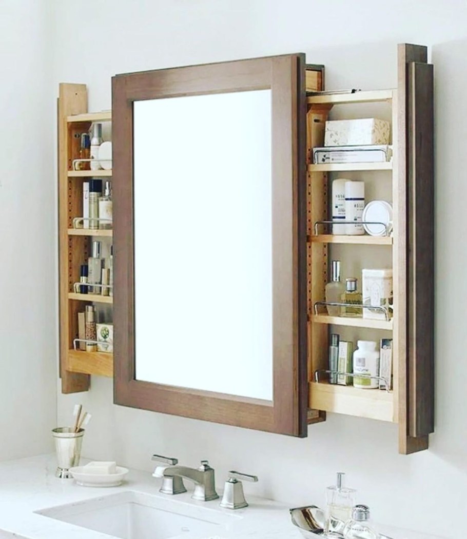 Зеркала в ванную комнату с полочками