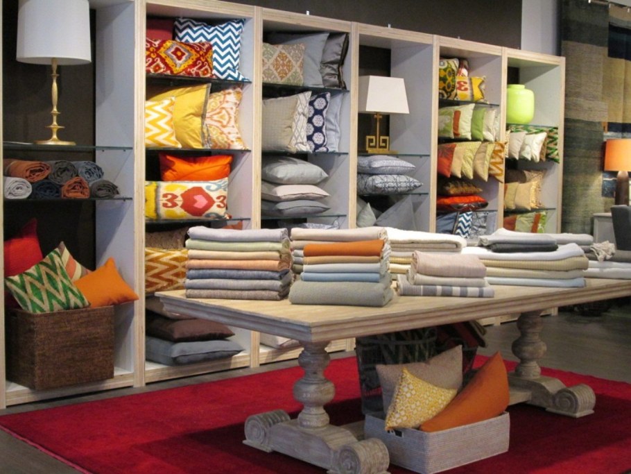 Интерьер магазина текстиля