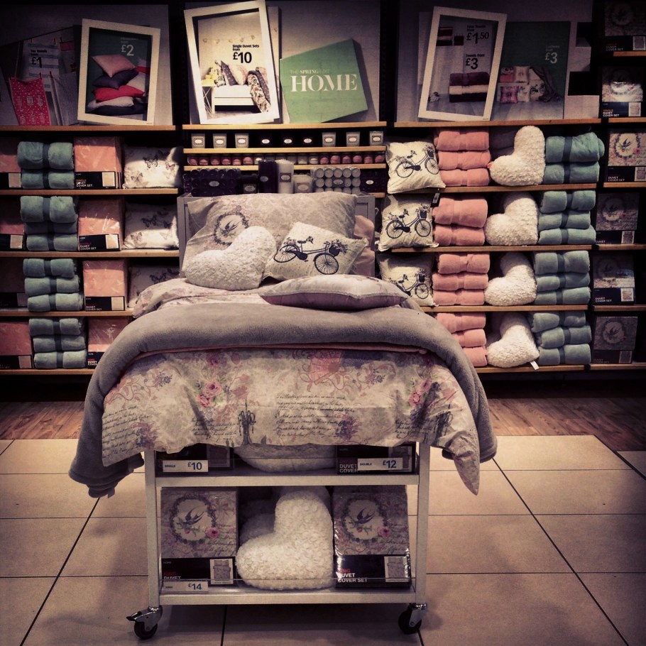 Витрина для постельного белья