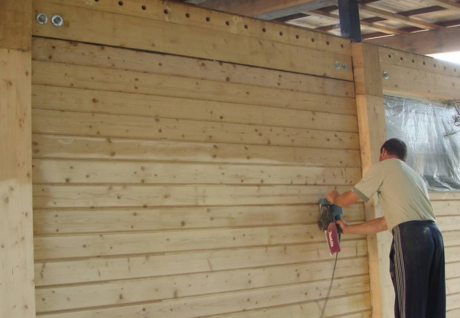 Шлифование деревянных стен