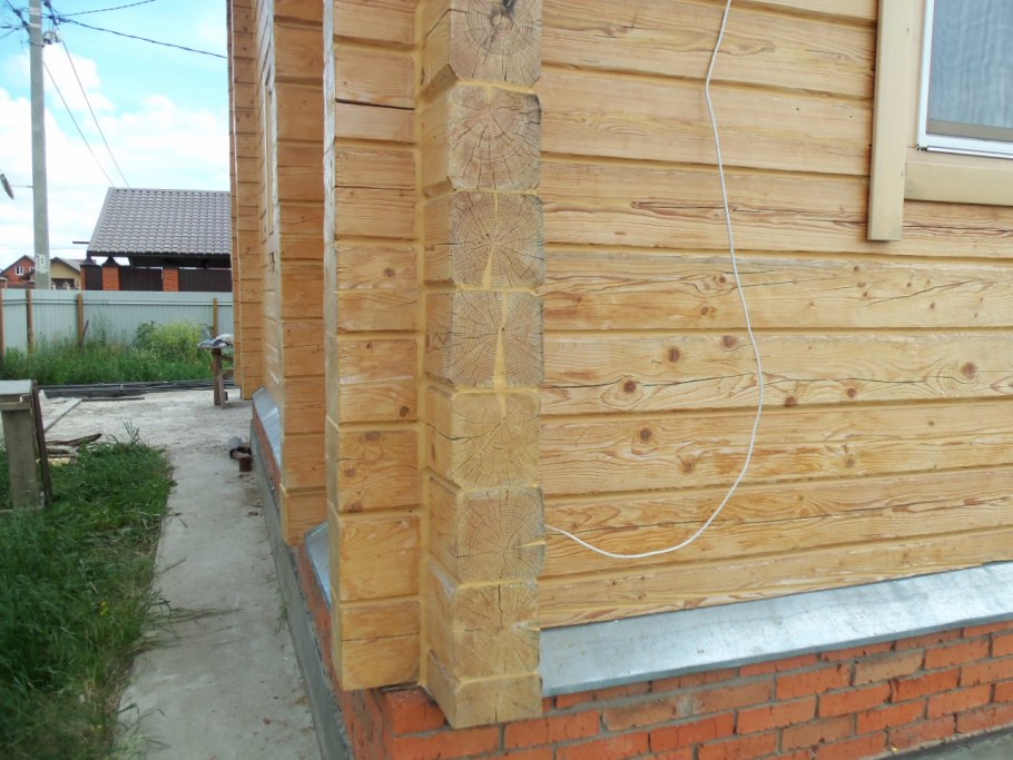 Теплоизоляция углов дома из бруса
