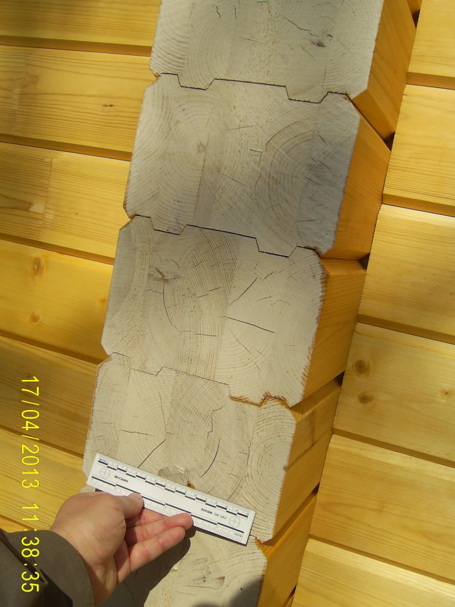 Щели в клееном брусе