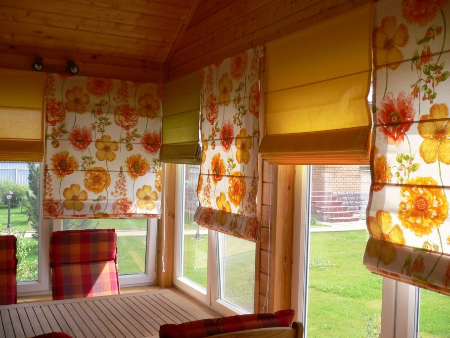Римские шторы на веранде