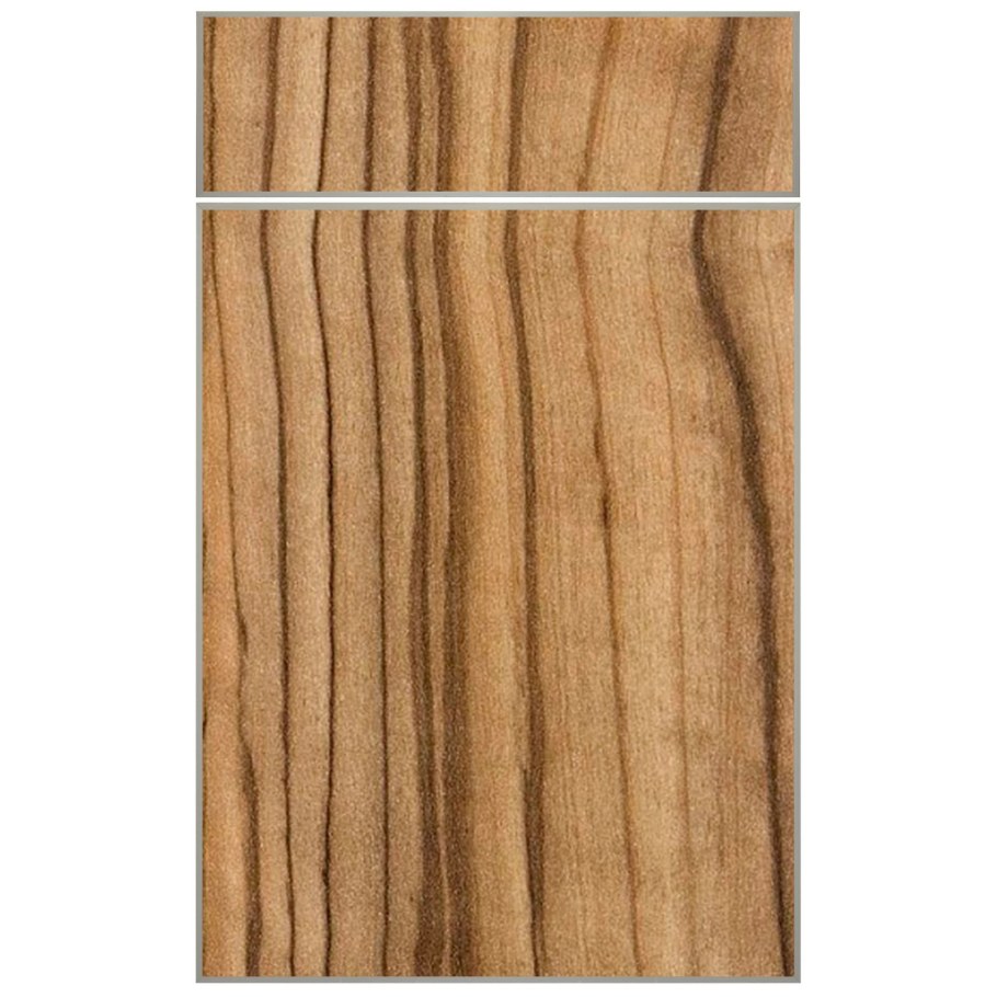 Светлая кухня с рыжим деревом