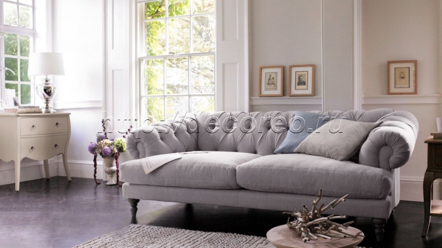 Диван серого цвета в интерьере