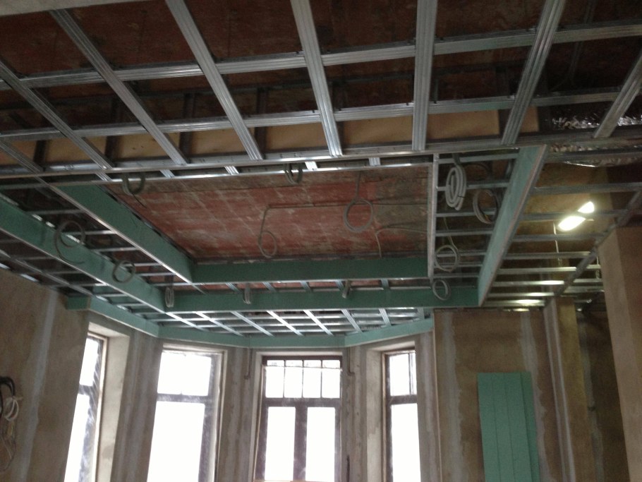 Каркас многоуровневого потолка