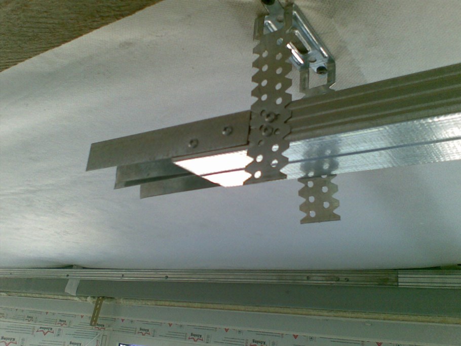 Двухуровневый потолок из гипсокартона