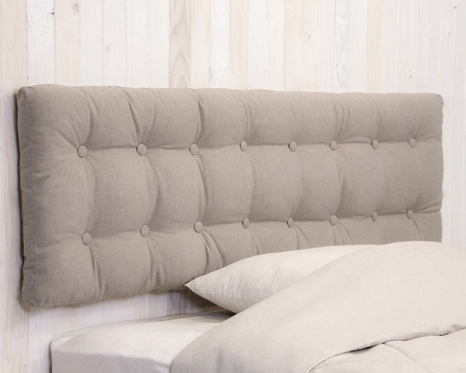 Диван с мягкой спинкой