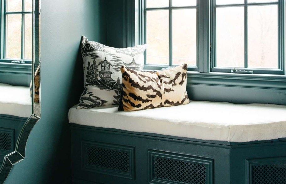 Подушка на подоконник