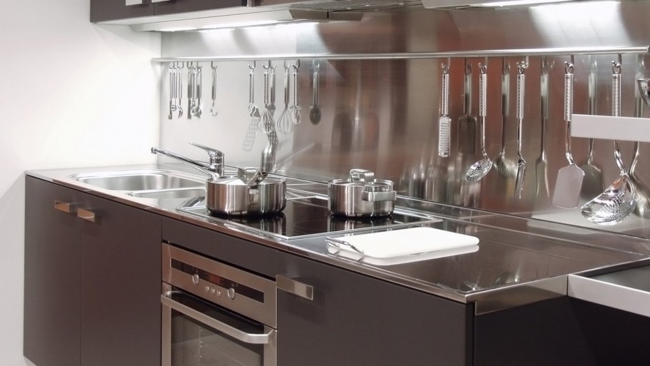 Выбираем Кранина кухню из какого металла