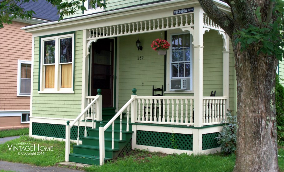 Деревянное крыльцо