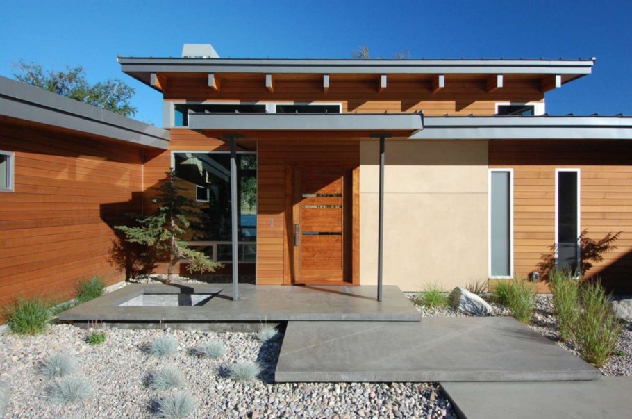 Дом со скатной крышей