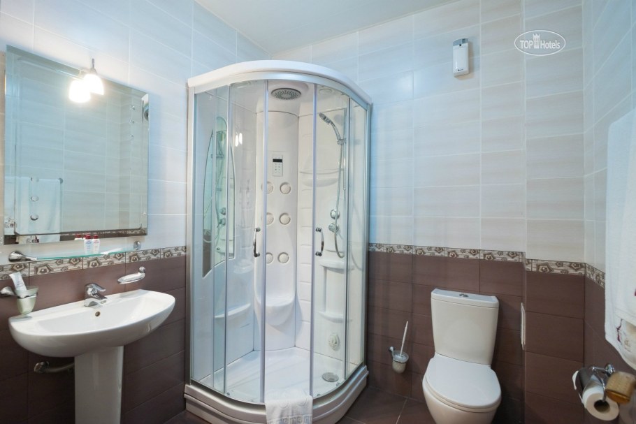 Ванная комната в хрущевке с душевой кабиной