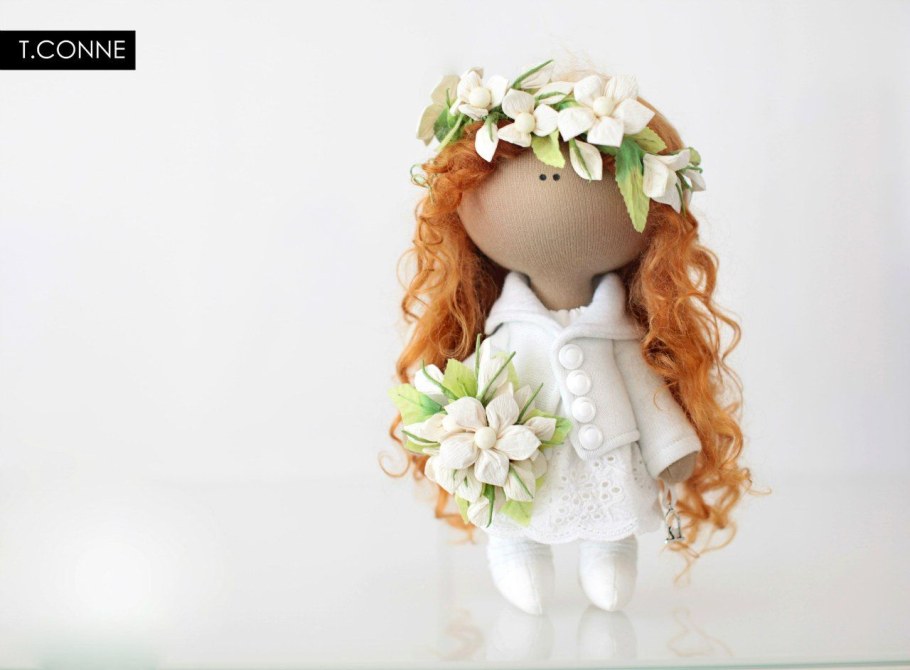 Интерьерная кукла в осеннем наряде