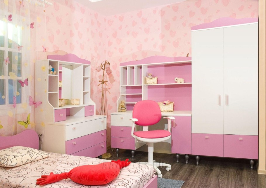 Мебель для девочки в комнату