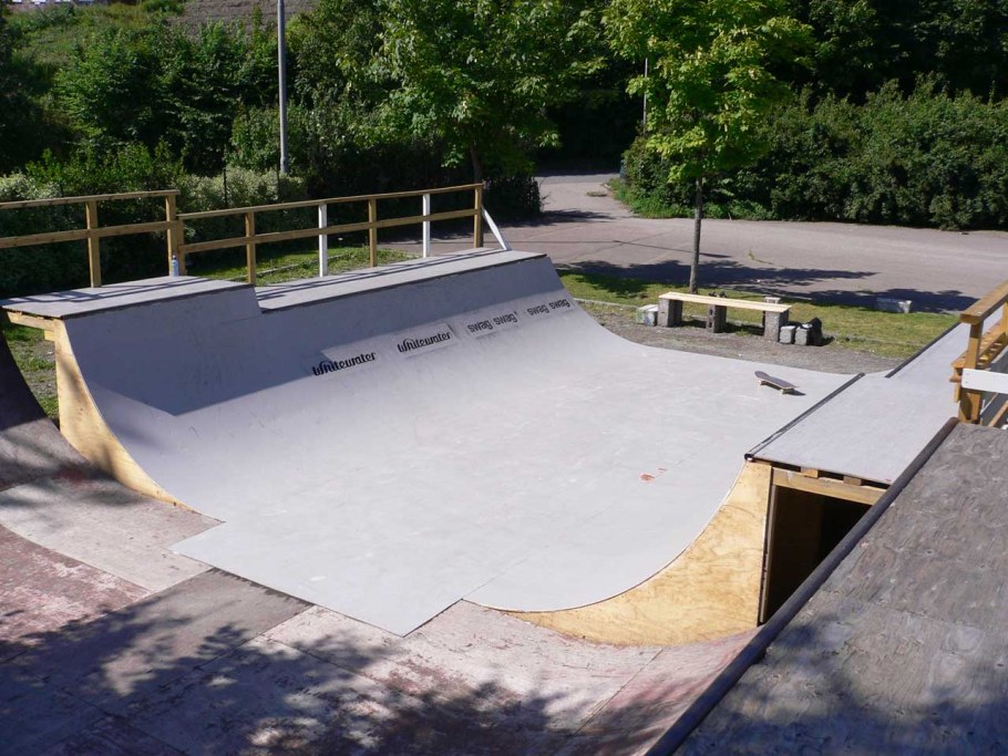 Хафпайп скейт парк