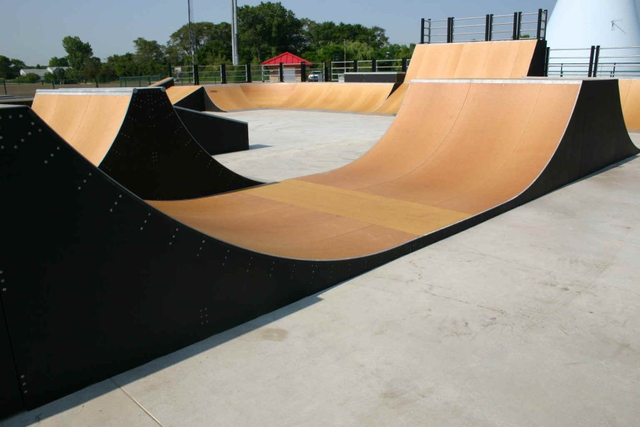 Скейт площадка мини рампа м-1