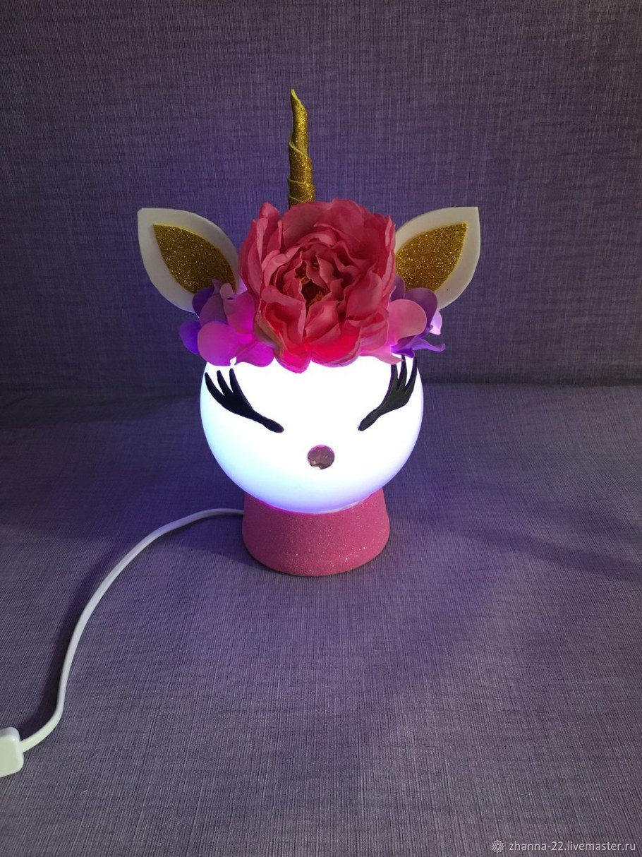 Светильник деревянный настольный