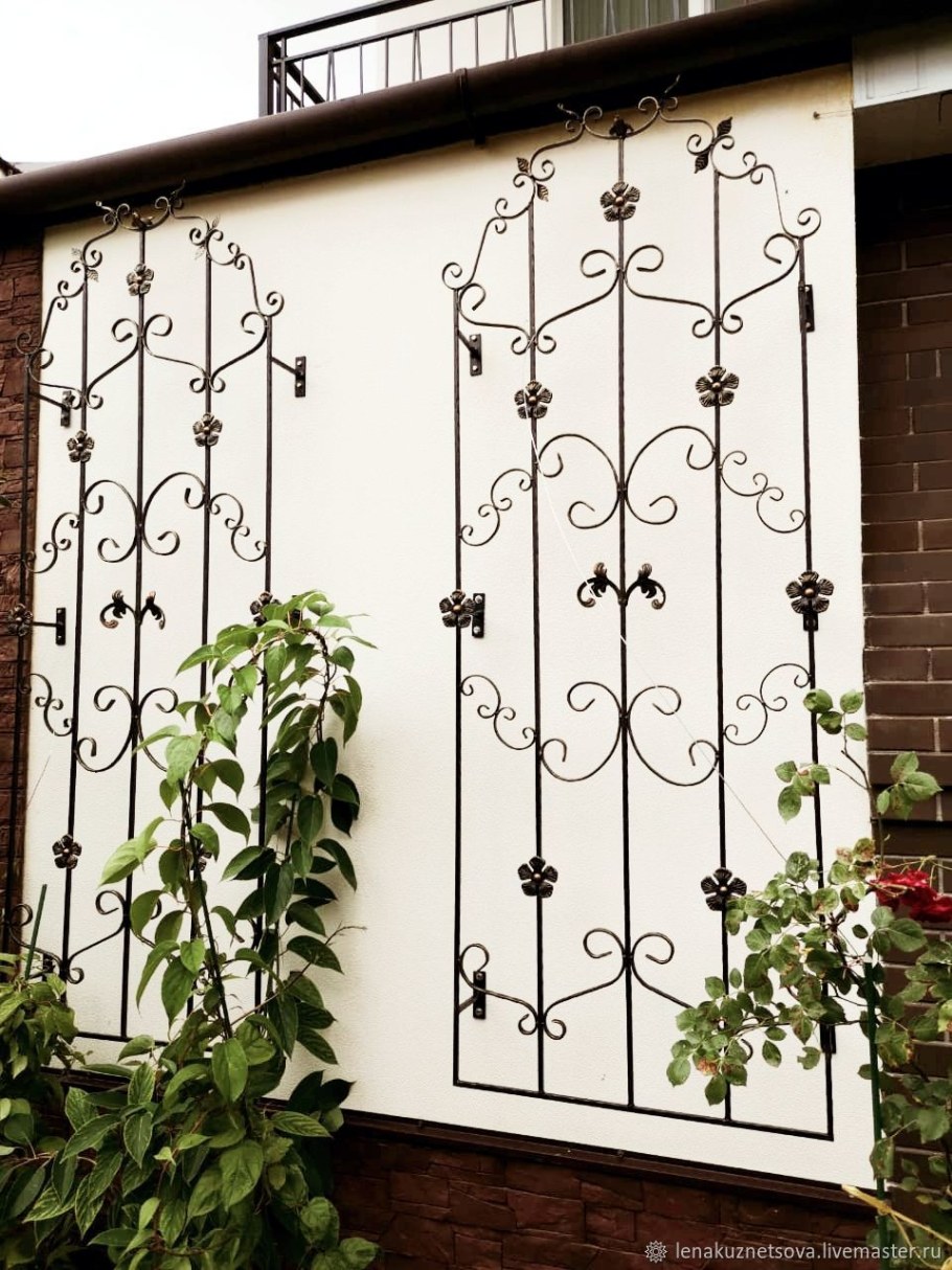 Кованые шпалеры для вьющихся