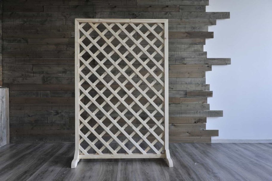 Решетка деревянная декоративная