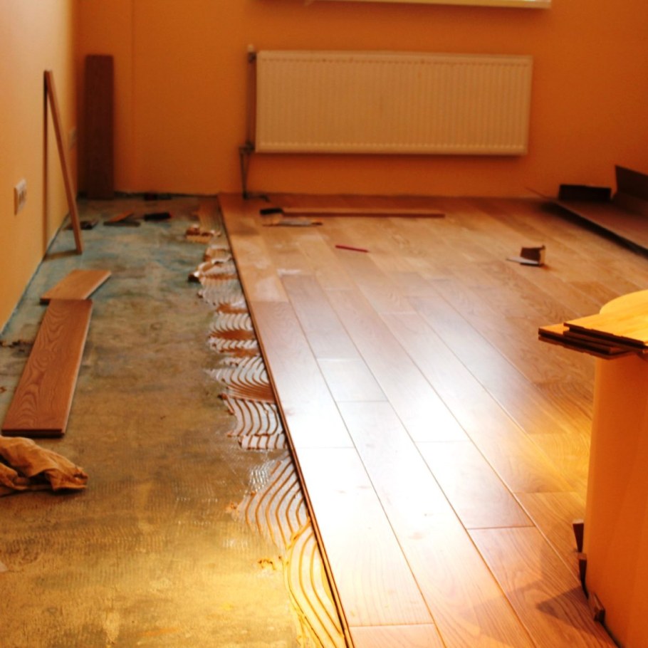 Демонтаж старого паркета