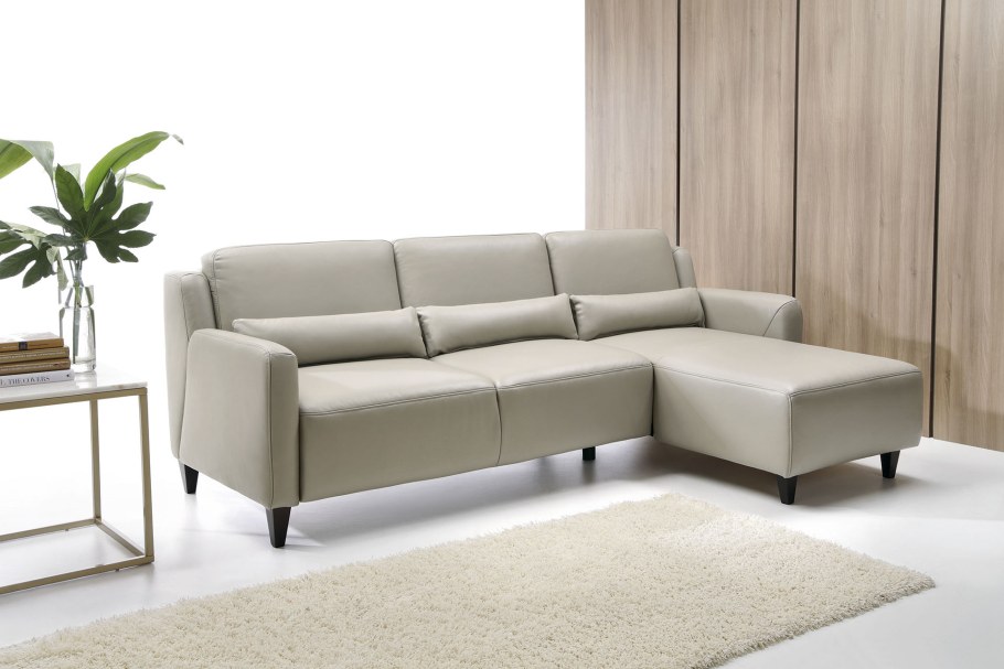 Диван на ножках