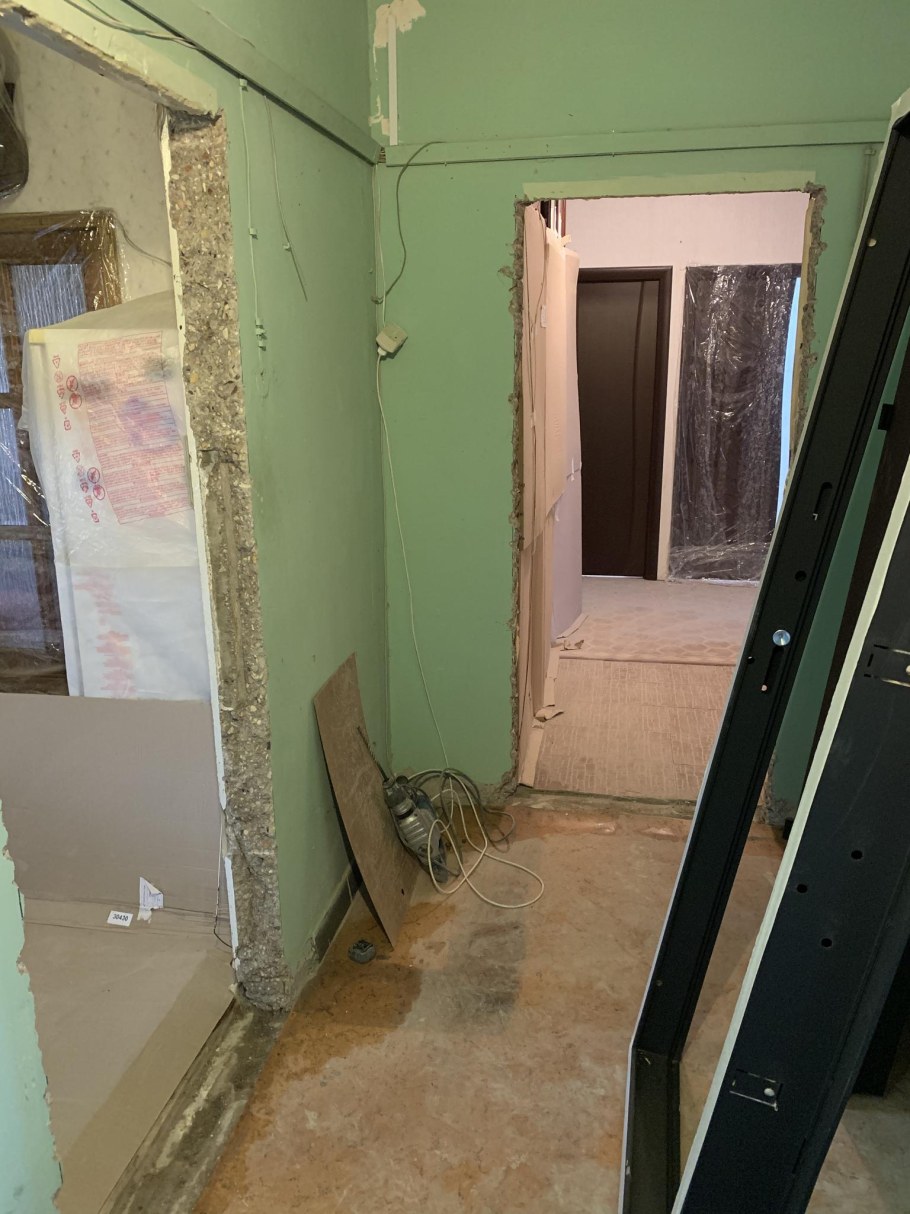 Расширение проема входной двери п44т